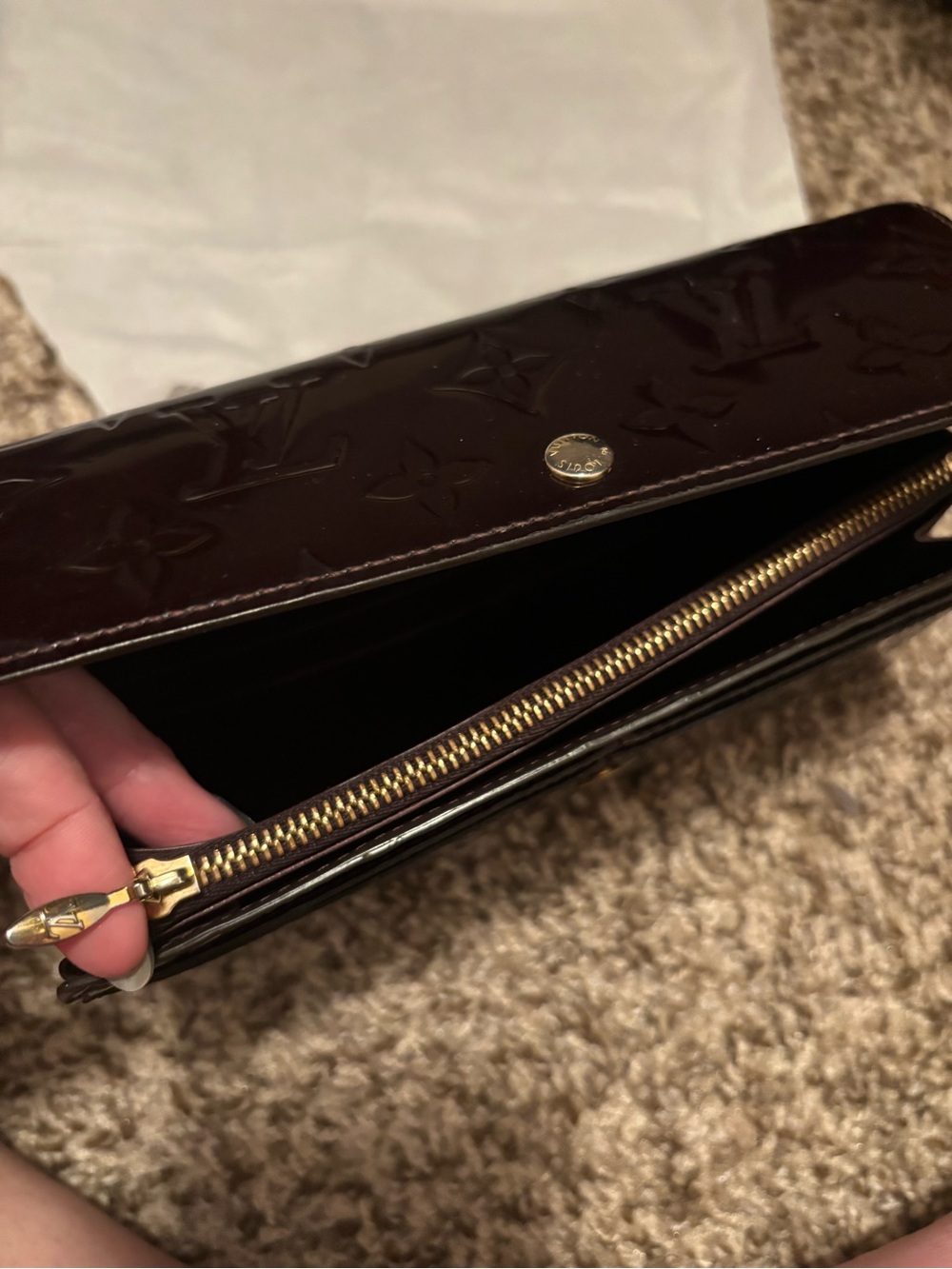 Louis Vuitton Amarante Vernis Patent Monogram Sara Envelope Wallet - Picture 7 of 14